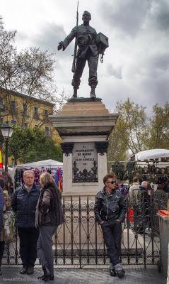 Un paseo por el Rastro de Madrid