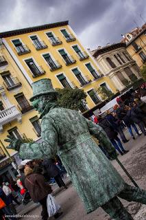 Un paseo por el Rastro de Madrid