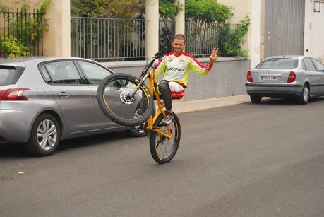 Técnica para hacer un caballito con la bicicleta de montaña