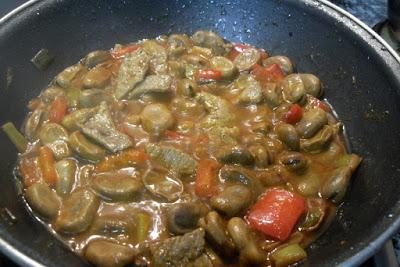 Habas con ternera y verduras