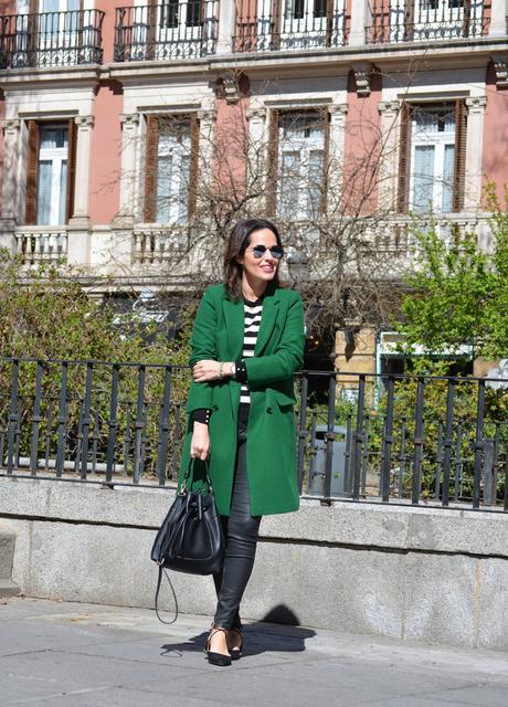 abrigo-verde-zara-look-outfit