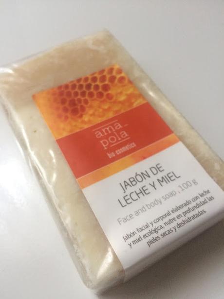 Amaploabio: Jabón de leche y miel/ Milk and honey soap