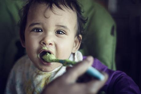Alimentos sólidos para bebés: Cuándo y cómo empezar