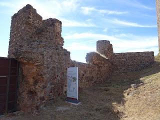 Castillos del Señorío de Feria: Villalba de los Barros, Zafra, Feria, Nogales, Salvaleón, Salvatierra de los Barros y de Los Arcos, en Almendral (galería fotográfica)