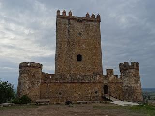 Castillos del Señorío de Feria: Villalba de los Barros, Zafra, Feria, Nogales, Salvaleón, Salvatierra de los Barros y de Los Arcos, en Almendral (galería fotográfica)