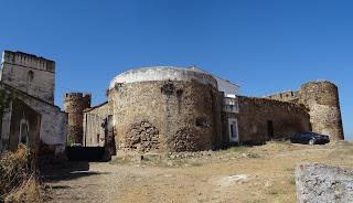 Castillos del Señorío de Feria: Villalba de los Barros, Zafra, Feria, Nogales, Salvaleón, Salvatierra de los Barros y de Los Arcos, en Almendral (galería fotográfica)