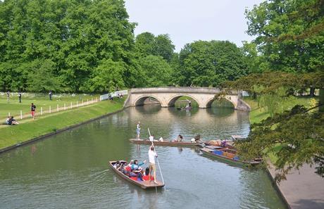 Dos Instagrammers sueltas en Cambridge