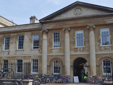 Dos Instagrammers sueltas en Cambridge