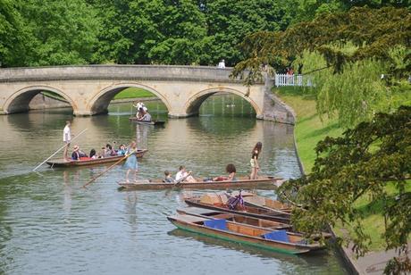 Dos Instagrammers sueltas en Cambridge