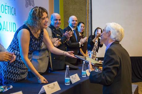 Catedrático de la UASLP recibe premio Dr. Miguel Otero y Arce