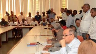 Gobierno y sindicalistas acuerdan reajuste salarial en sector privado.