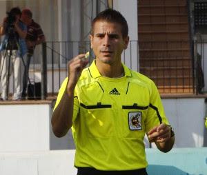 Árbitro suspende partido Tercera División insultos desde grada Baleares. gritaron 