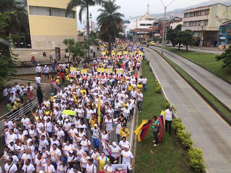 Colombia marcha contra Santos