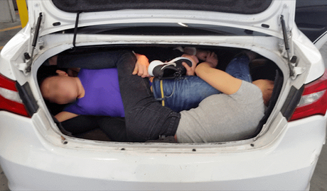 Arrestan a hijo de Pepe Aguilar por tratar de cruzar chinos a EEUU #Mexico