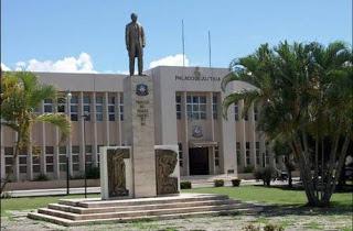 En San Juan de la Maguana apresan fiscales acusados de recibir soborno.