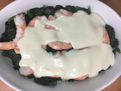 Gratinado De Espinacas, Langostinos Y Bechamel De Queso