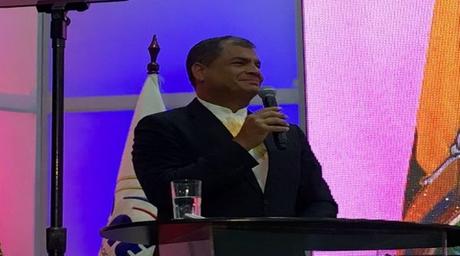 Correa llama a respetar resultados elecciones de este domingo.