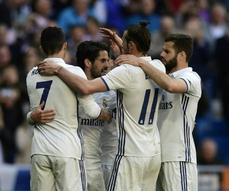 Real Madrid goleó 3-0 al Alavés en el Bernabéu por la Liga