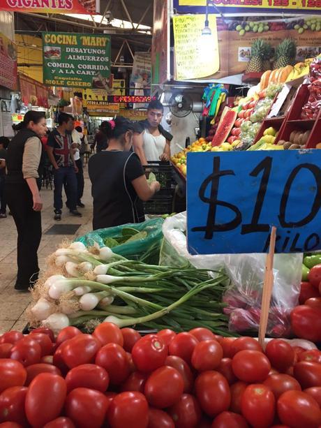 En un mercado en México (100 fotos del color de la tierra)