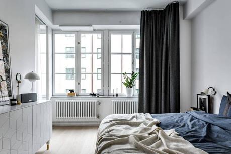 piso en antigua fábrica diseño loft decoración nórdica decoración loft decoración interiores suecos decoración gris madera plantas blog decoración escandinava Apartamento tipo loft con grandes ventanales 