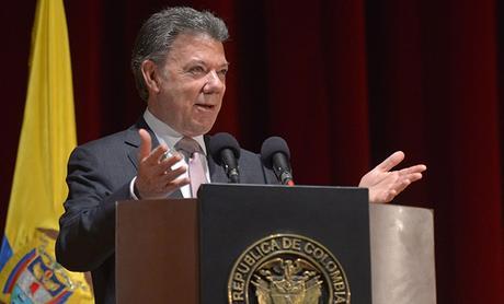 Santos pospuso su viaje a Cuba