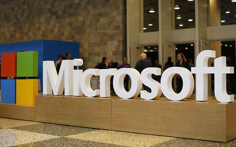 Hace 44 años #microsoft abrió las puertas al futuro