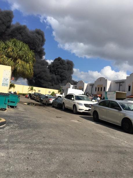 Prosigue investigación en Opa-Locka tras devorador incendio