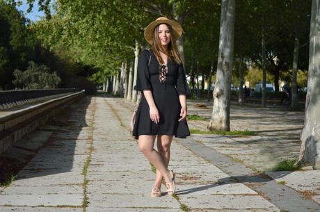 Outfit | Lace detail dress