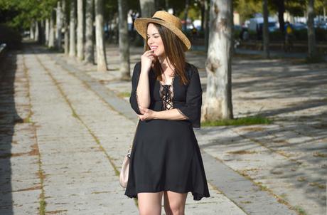 Outfit | Lace detail dress