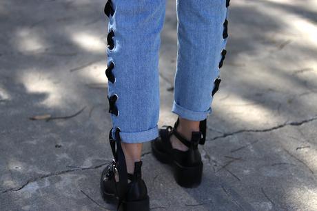 LACE UP JEANS