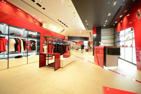 La Flagship Store de Ferrari en Dubai: 100% de la historia y el espíritu de la marca