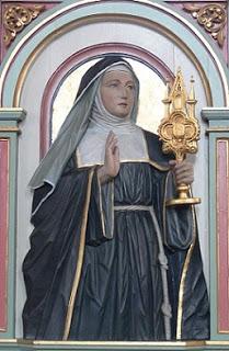 Alentada por el Sacramento, y todo por Él.