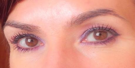 Look con wet&wild-embrace obscurity 05 Zoom ojos abiertos