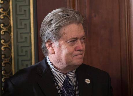 Steve Bannon apartado del Consejo de Seguridad Nacional