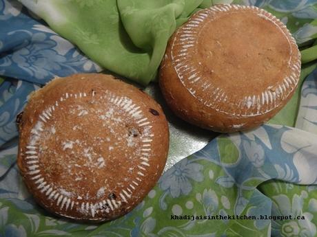 PAIN À L’AVOINE ET AUX CANNEBERGES / CRANBERRY OAT BREAD / PAN CON ARANDANOS Y COPOS DE AVENA / خبز التوت البري و الشوفان