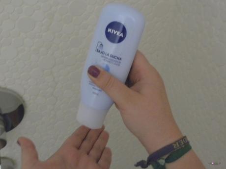 nivea bajo la ducha para desmaquillarse mientras que te duchas deja la piel perfecta