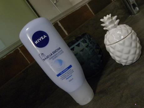 nivea bajo la ducha para desmaquillarse mientras que te duchas deja la piel perfecta