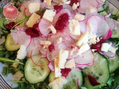 Ensalada de rabanos con fritura de pescado Ensalada de rabanos con fritura de pescado