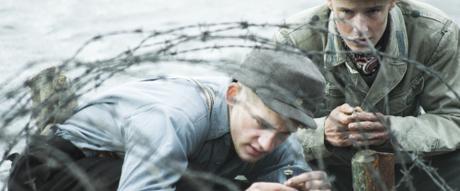 La sinrazón tras el horror – Crítica de “Land of mine/Bajo la arena” (2015)