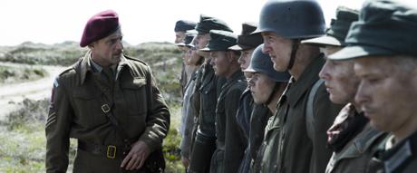 La sinrazón tras el horror – Crítica de “Land of mine/Bajo la arena” (2015)