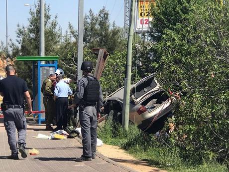 Imágenes del atentado terrorista palestino sufrido hoy.