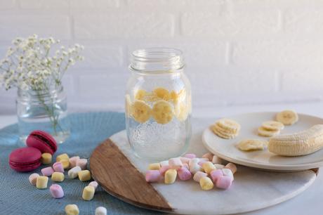 Smoothie helado de nubes y frutos rojos