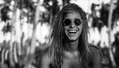 Desnuda, playera y feliz… regresa “la Papen”