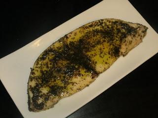 EMPERADOR CON SALSA CHIMICHURRI