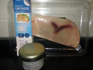 EMPERADOR CON SALSA CHIMICHURRI