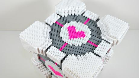 Portal | Cubo de compañia con Hamabeads