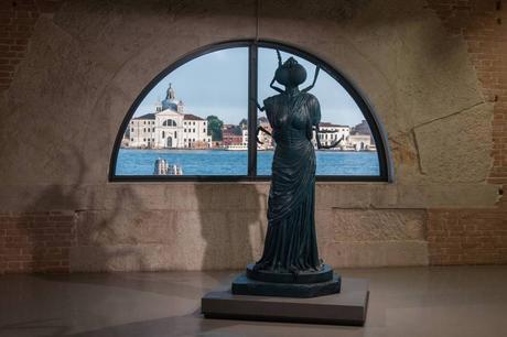 Damien Hirst abre gran muestra en Venecia