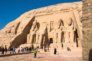 Fotografía del la fachada del templo de Ramses II en Abu Simbel. Fotografia_Viajes_Egipto.Abuelohara
