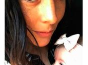 Zuria Vega dejará hija esposo mientras trabaja