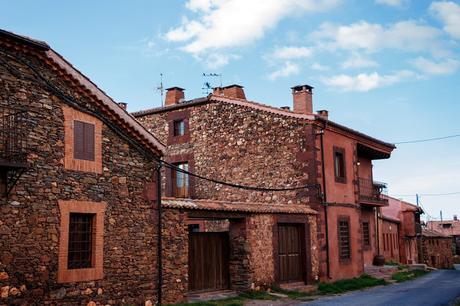 Ruta de los pueblos rojos de Segovia. Madriguera